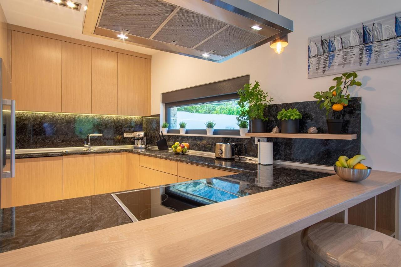 Perla Nera Heated Pool & Sauna Stan Trigraci ภายนอก รูปภาพ